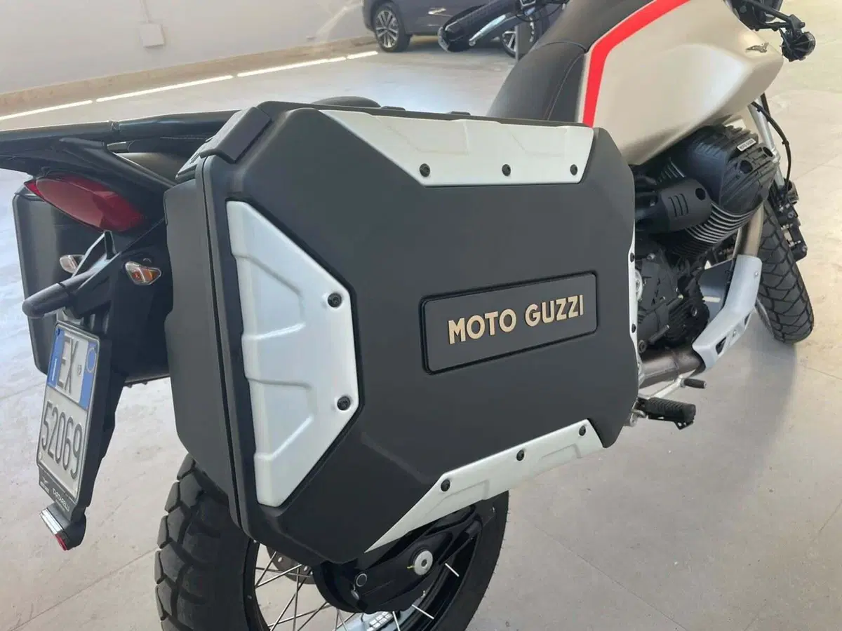 Moto Guzzi V85 TT Travel (2021 - 23) (7)