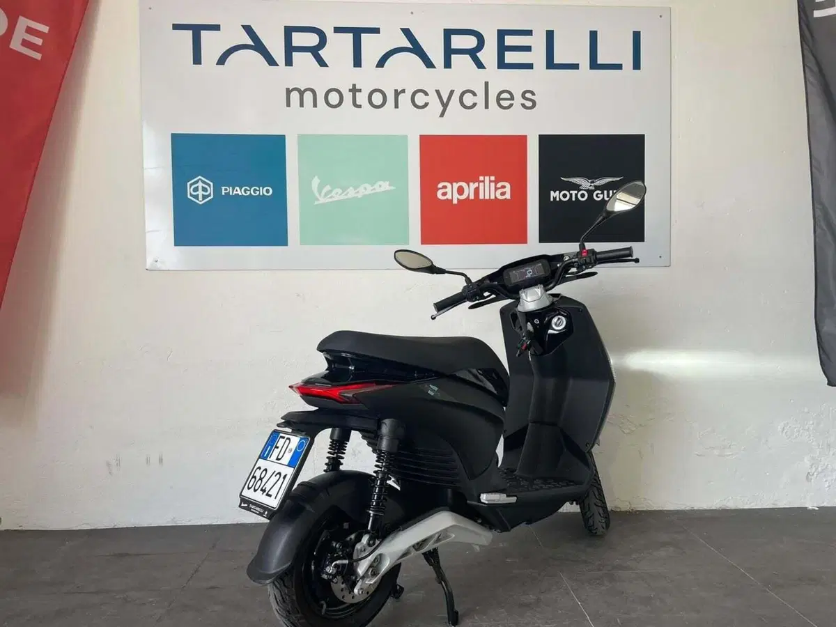 Piaggio 1 Active (2022 - 26) (3)