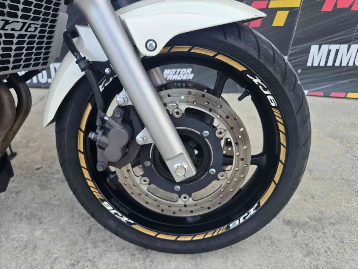 Yamaha XJ6 (2008 - 15) (11)