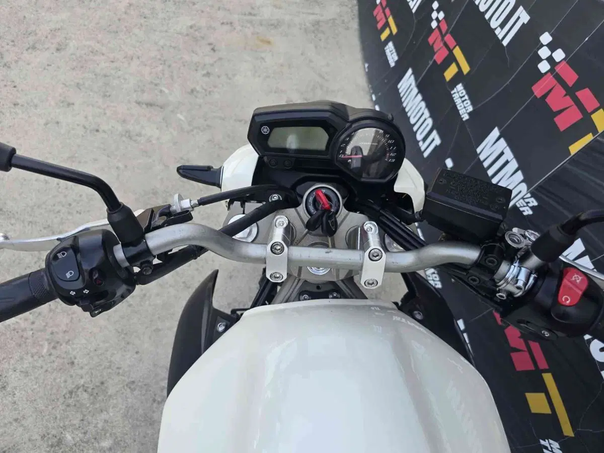 Yamaha XJ6 (2008 - 15) (9)