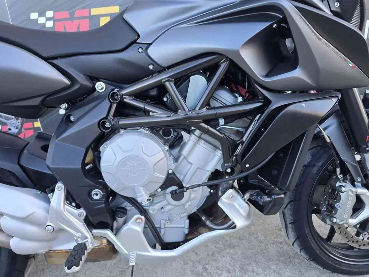 MV Agusta Rivale 800 EAS ABS (2013 -17) (14)