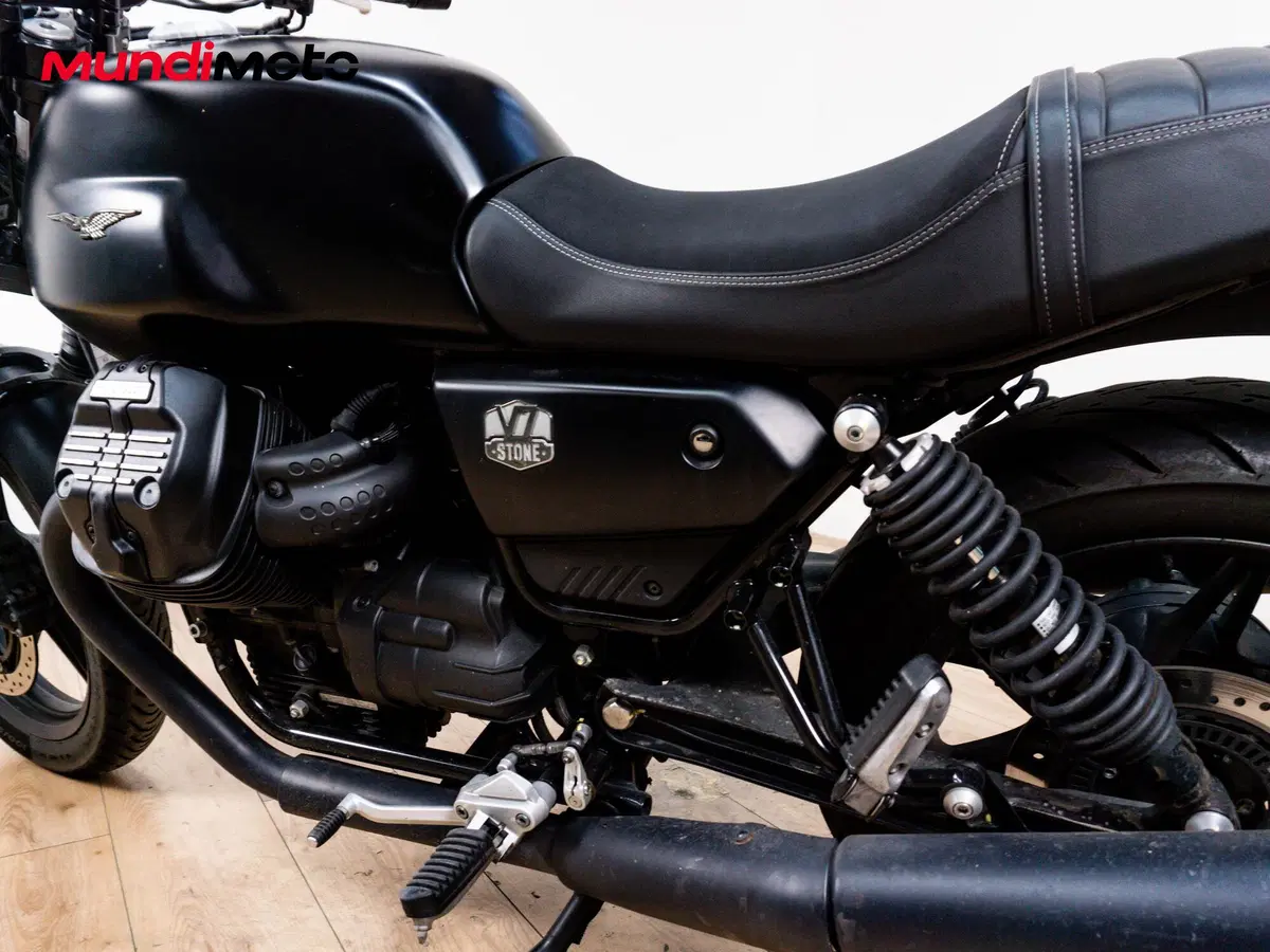 Moto Guzzi V7 850 Stone Special Abs (2021) (10)