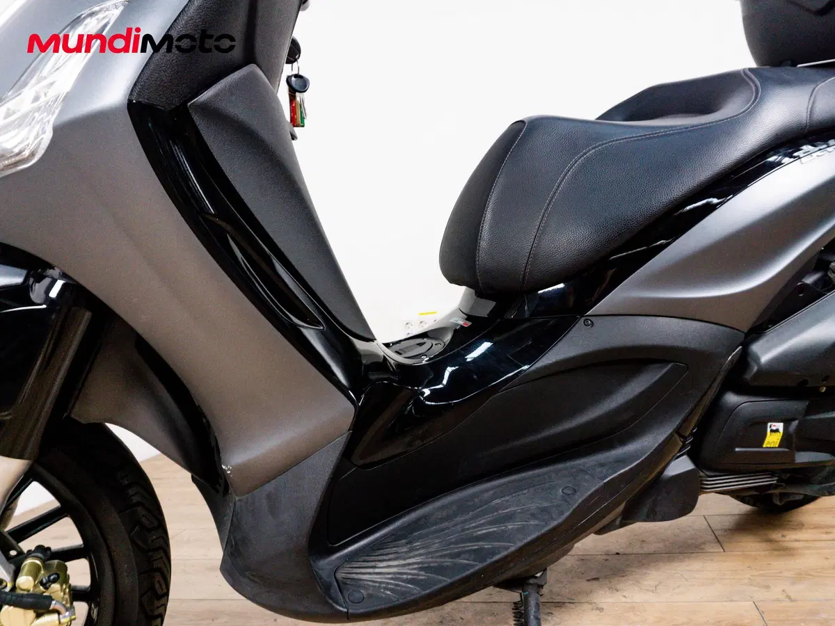 Piaggio Beverly 350 SportTouring ie (2011 - 15) (5)