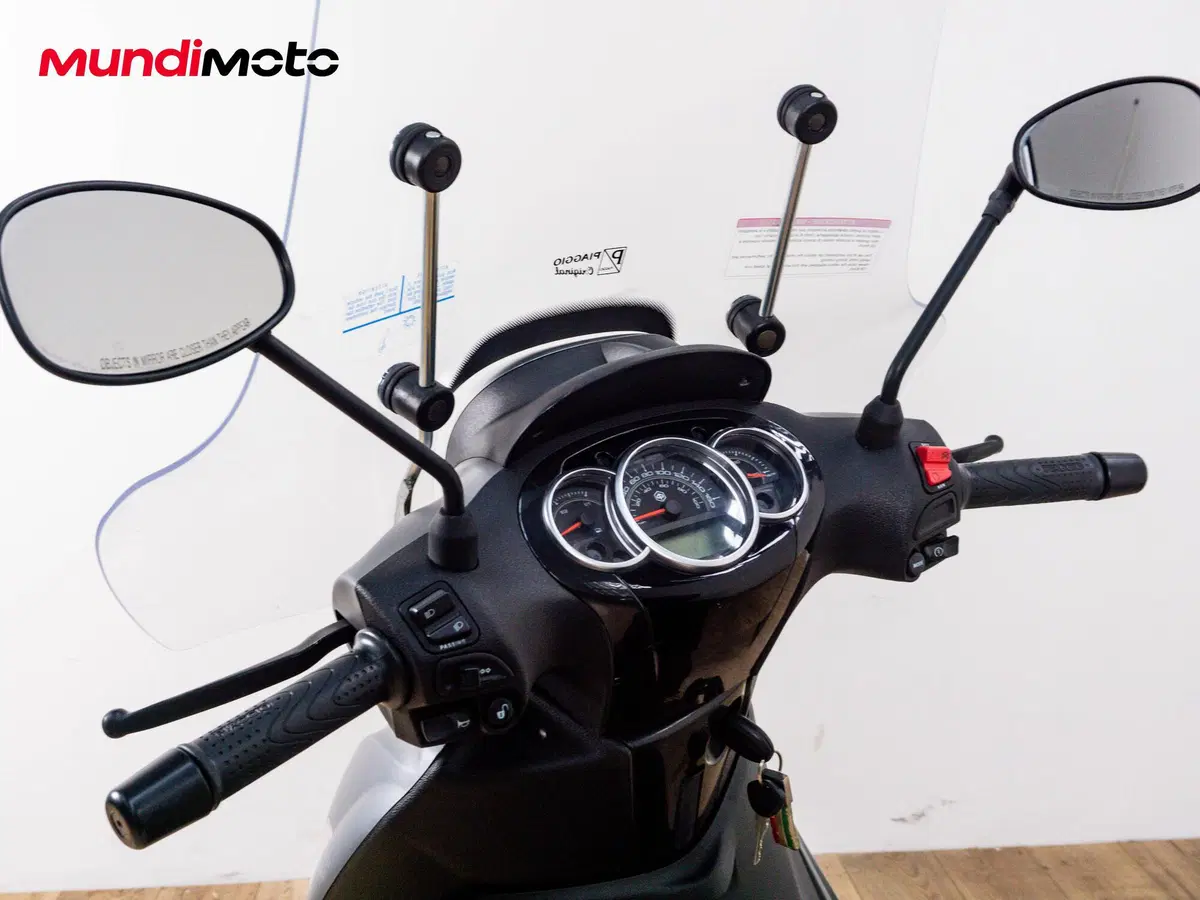 Piaggio Beverly 350 SportTouring ie (2011 - 15) (7)