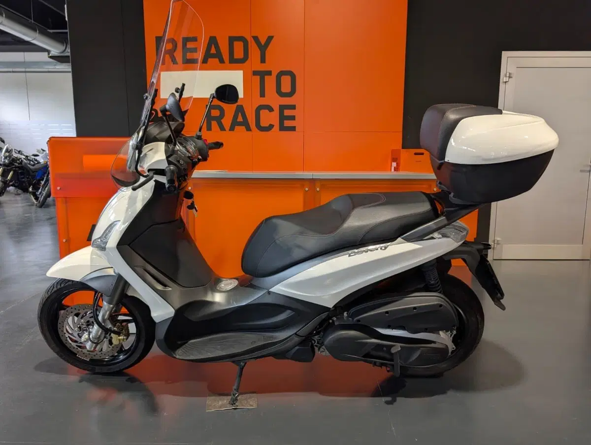 Piaggio Beverly 350 ABS (2016 - 20) (2)