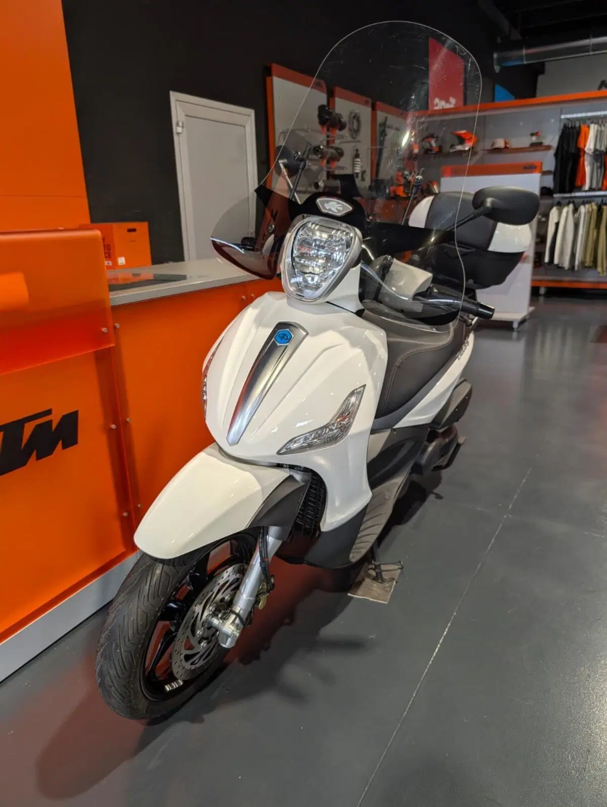 Piaggio Beverly 350 ABS (2016 - 20) (3)