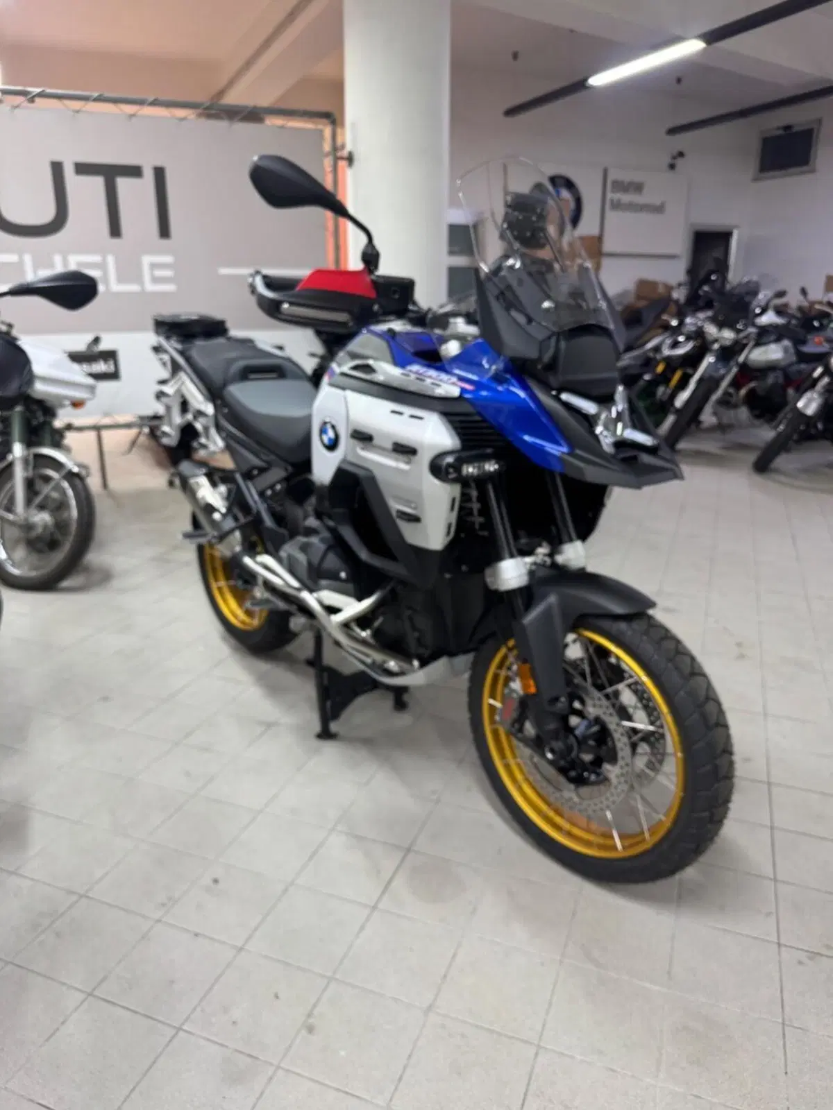 Bmw R 1300 GS Adventure Trophy (2025 - 26) (8)