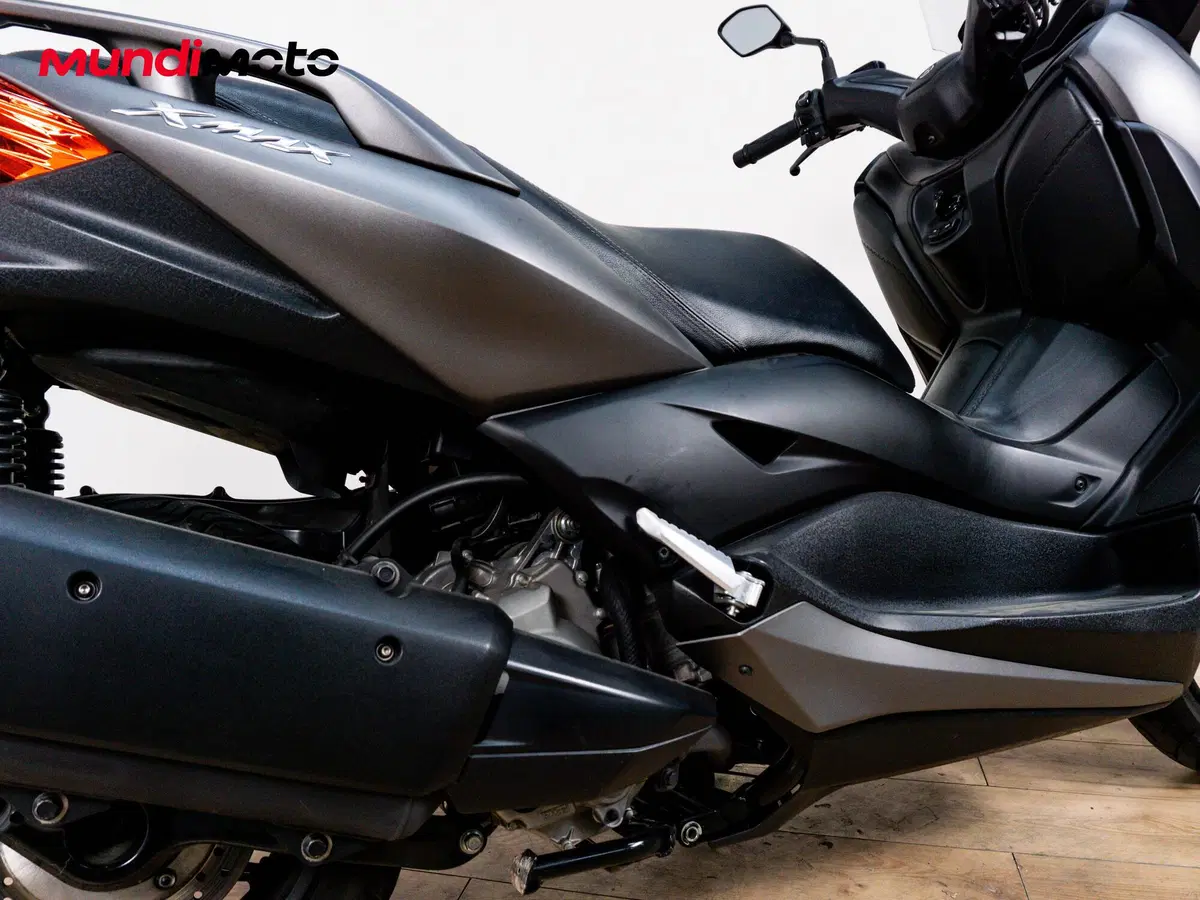 Yamaha X-Max 300 ABS (2017 - 20) (4)