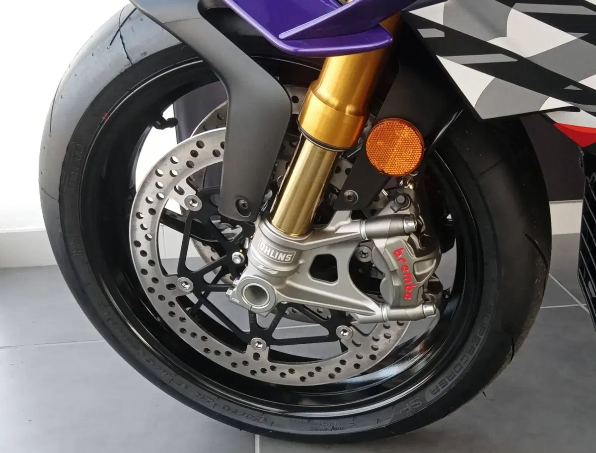 Aprilia Tuono V4 Factory (2025 - 26) (14)