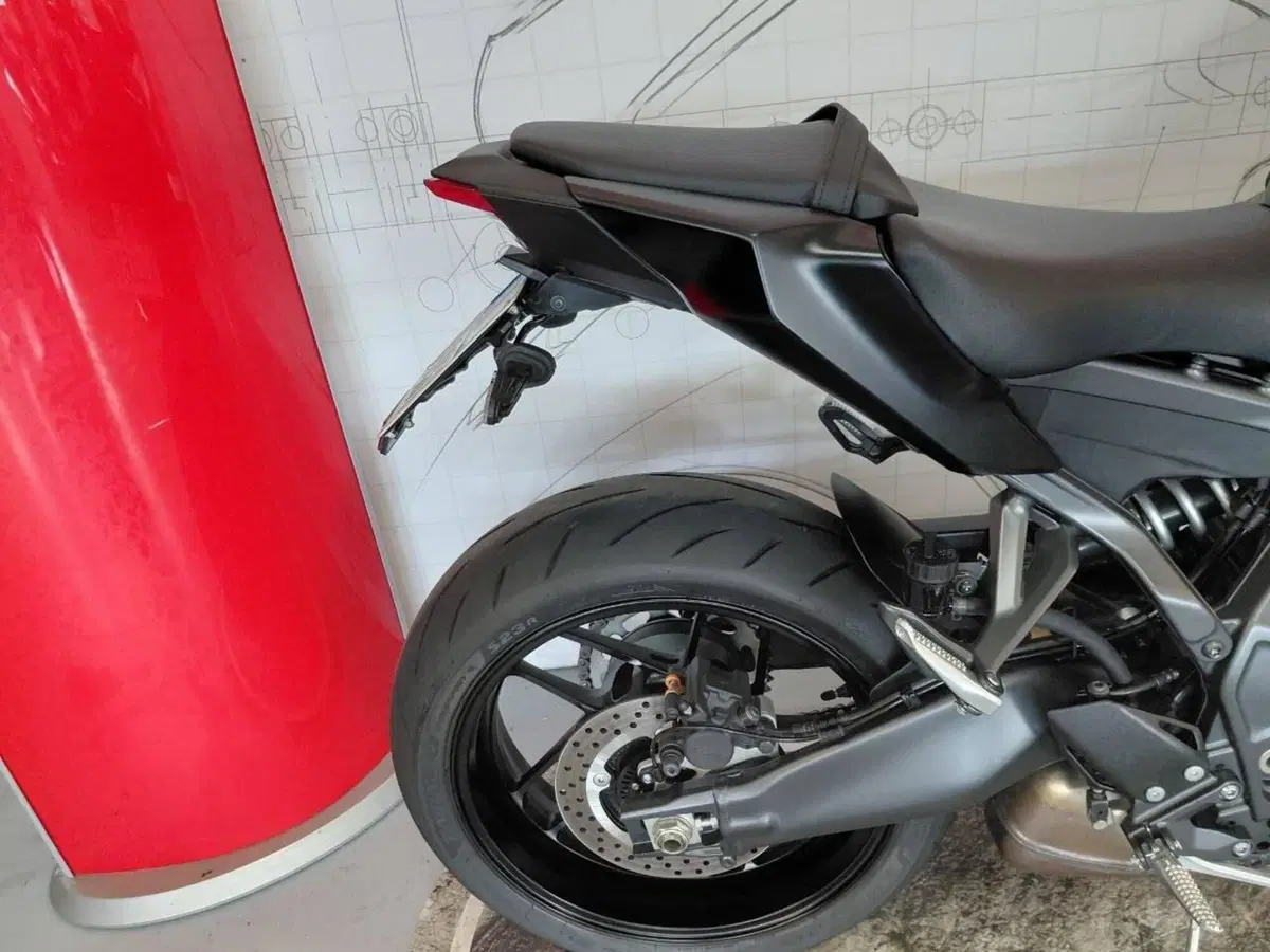 Yamaha MT-09 (2024 - 26) (8)
