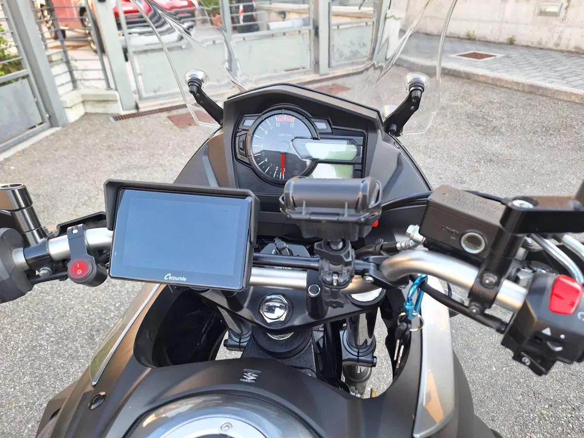 Suzuki V-Strom 650XT (2021 - 25) (4)