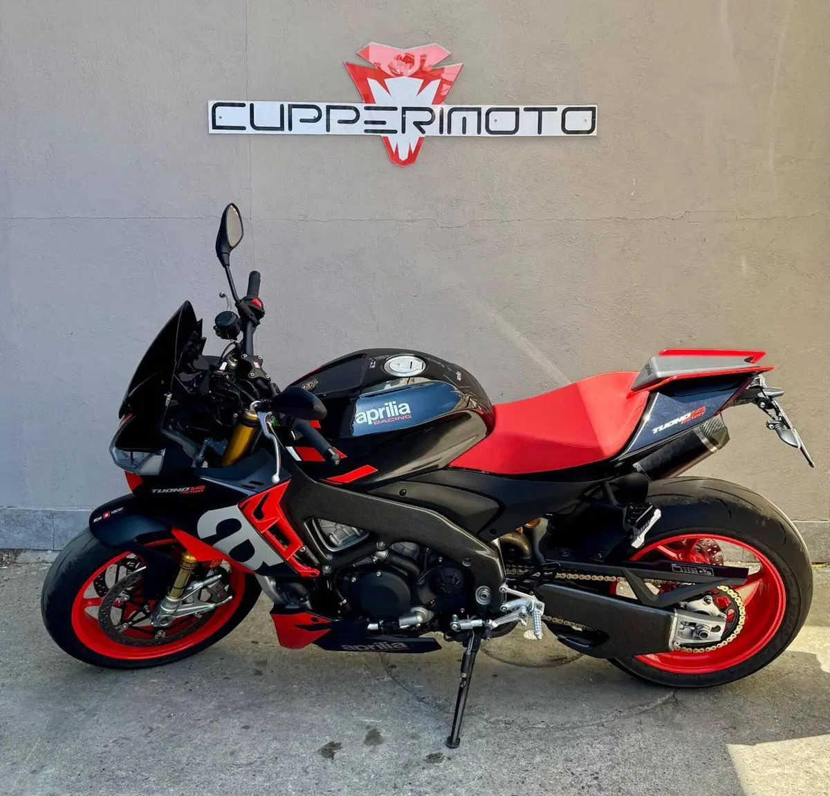 Aprilia Tuono V4 Factory (2021 - 24) (5)