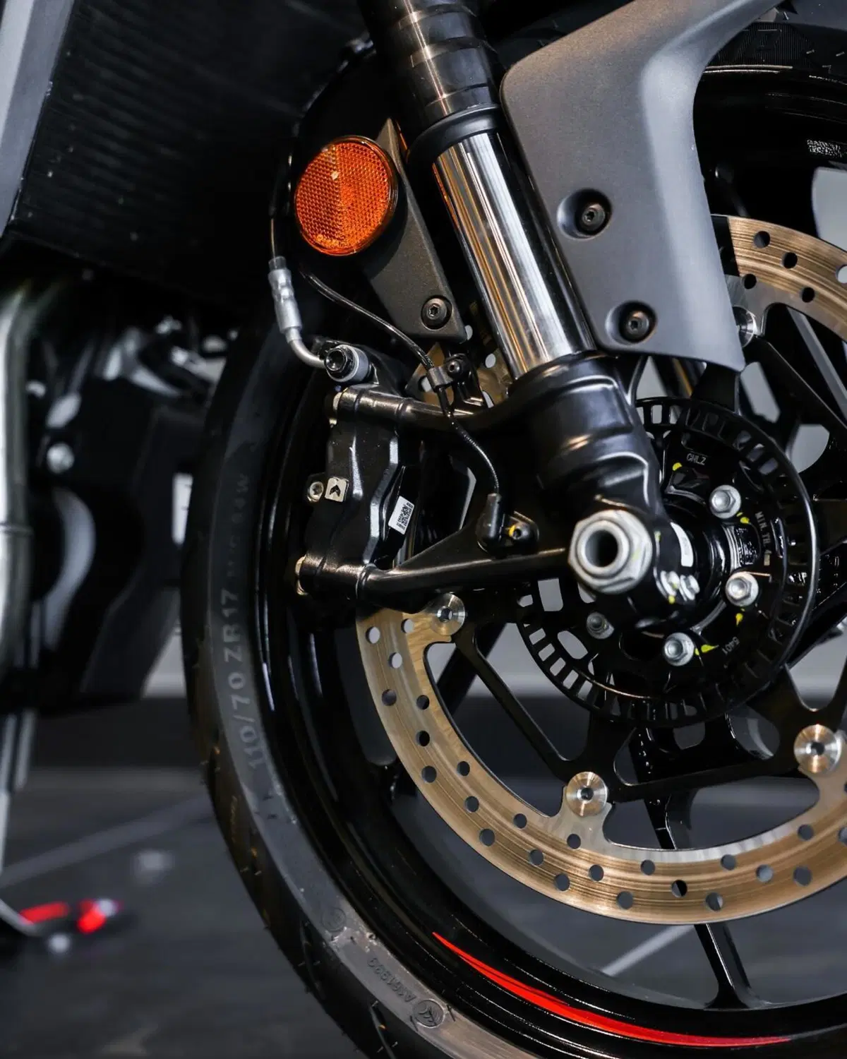 Aprilia Tuono 457 (2025 - 26) (12)