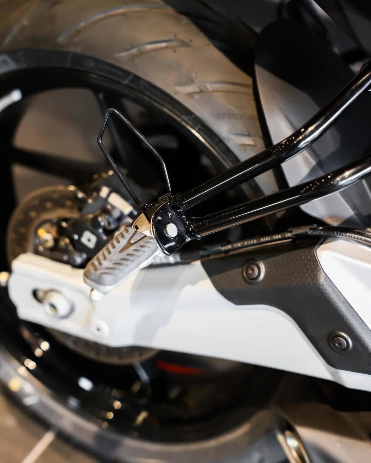 Aprilia Tuono 457 (2025 - 26) (14)