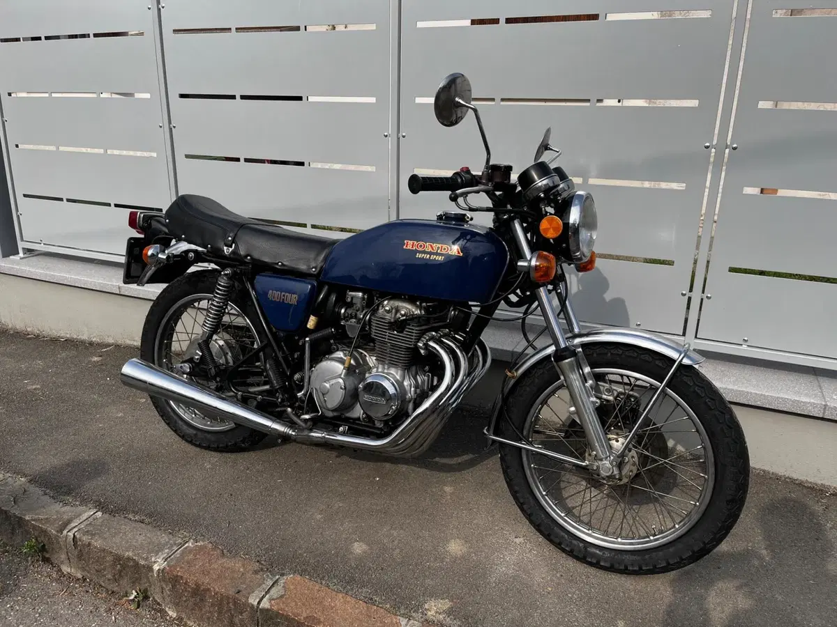 Honda Cb400 four 