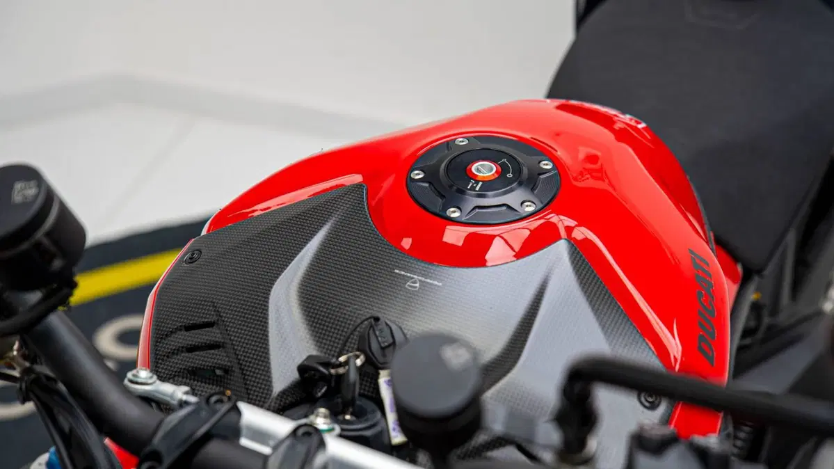 Ducati Streetfighter V4 S (2023 - 24) (12)