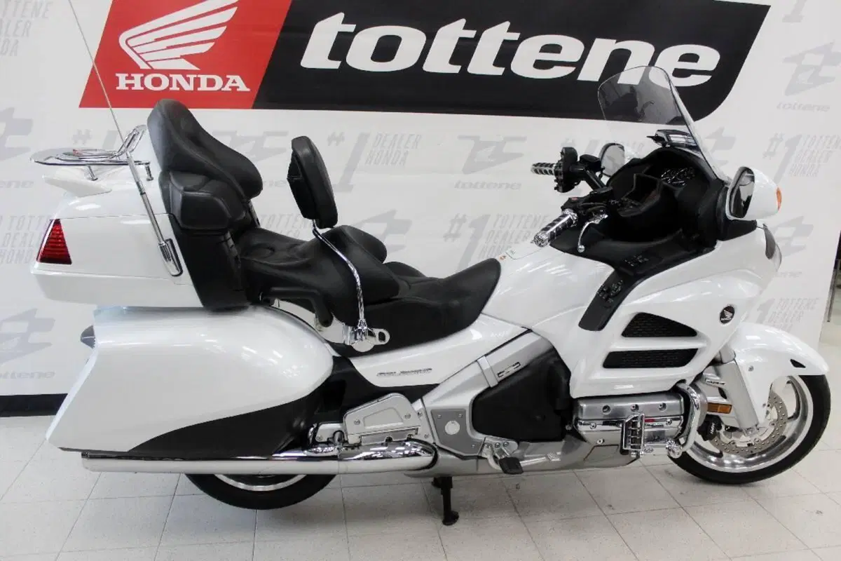 Honda GL 1800 Gold Wing (2012 - 17) (2)