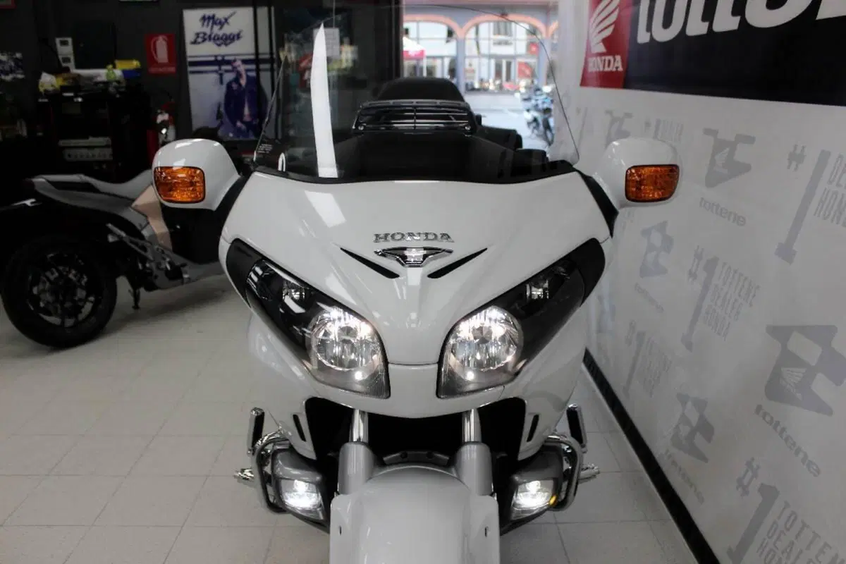 Honda GL 1800 Gold Wing (2012 - 17) (4)
