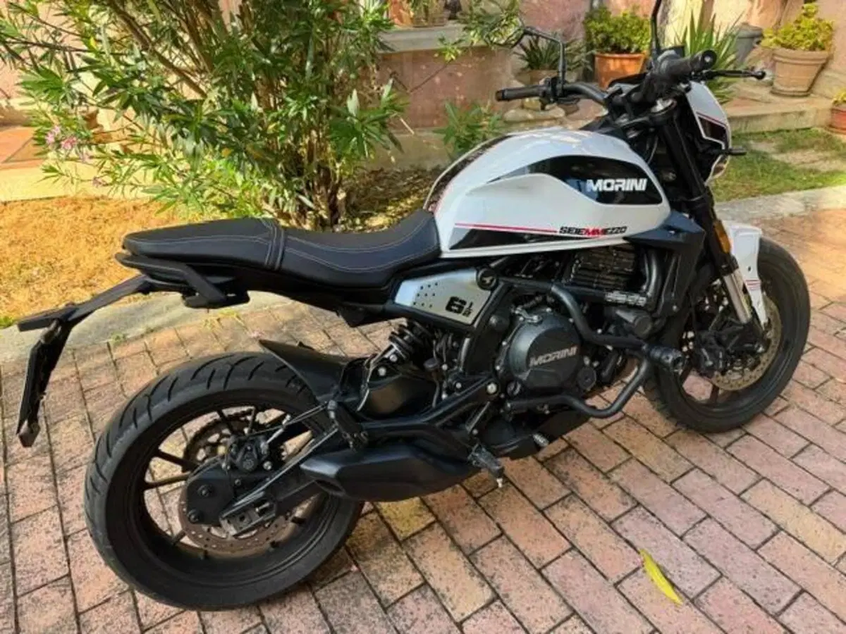 Moto Morini SEIEMMEZZO STR (2022 - 26) (2)