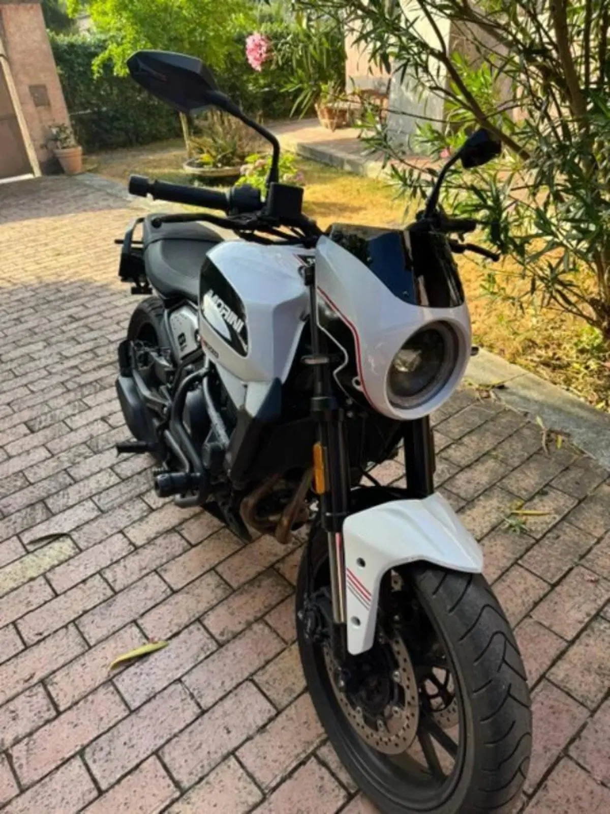 Moto Morini SEIEMMEZZO STR (2022 - 26) (3)