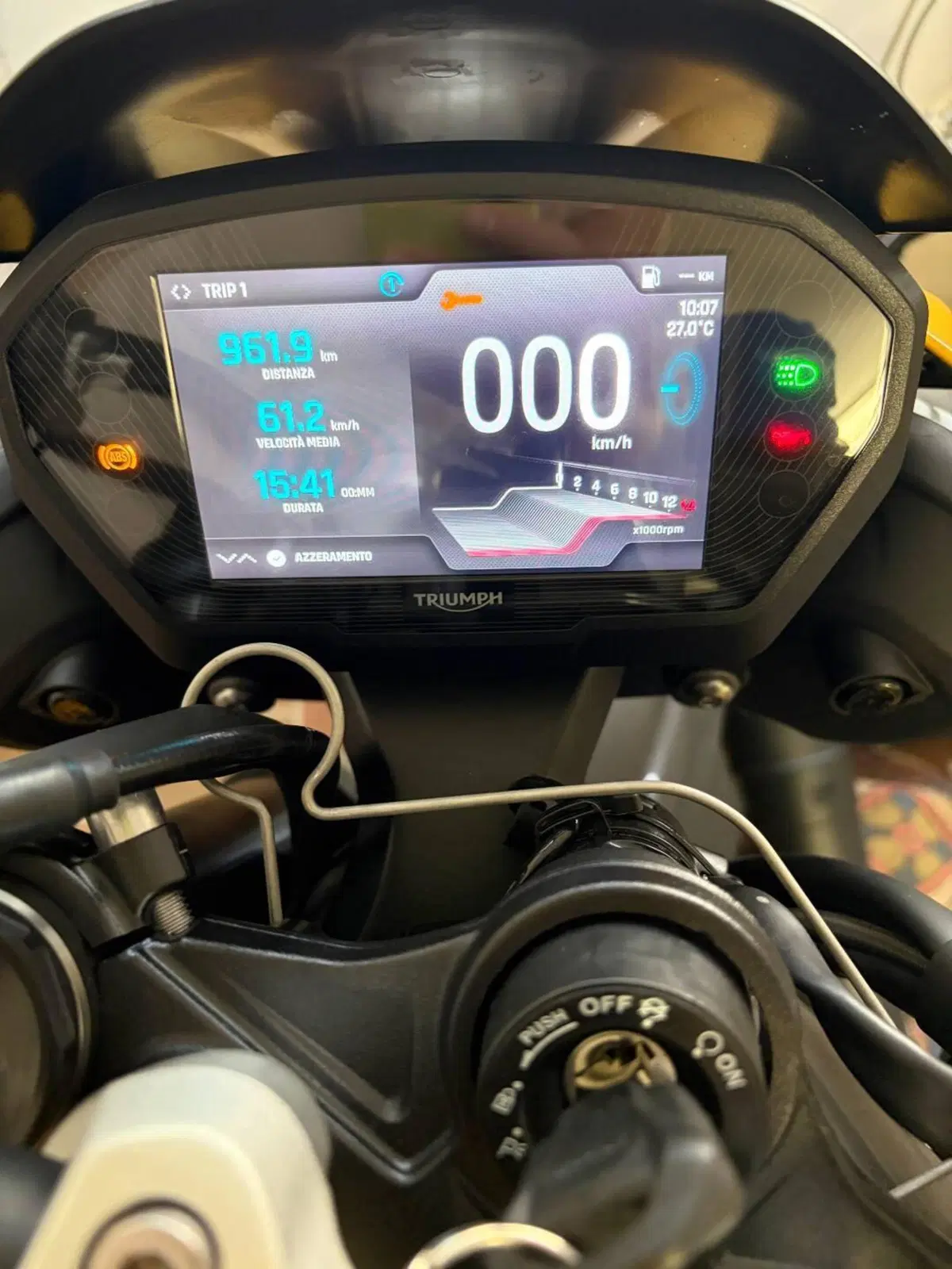 Triumph Street Triple 765 RS (2023 - 26) (2)