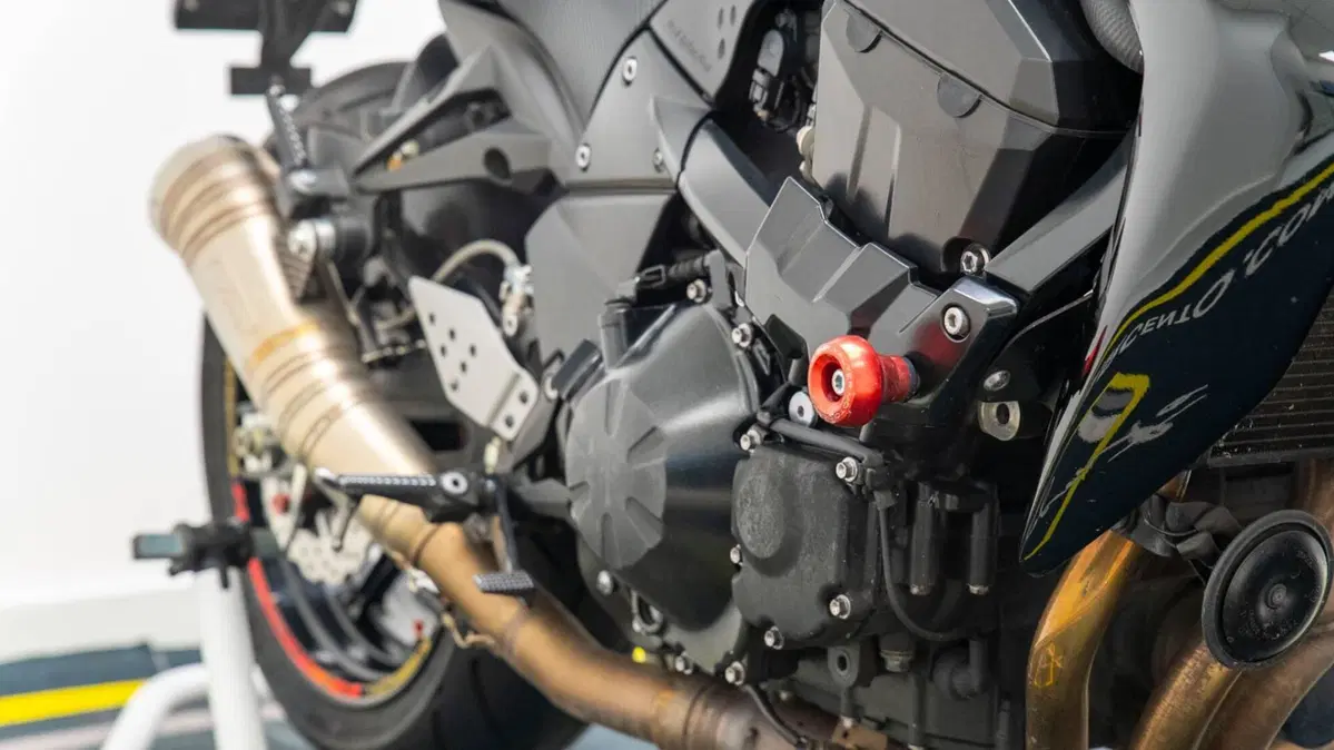 Kawasaki Z 750 R (2011 - 14) (13)