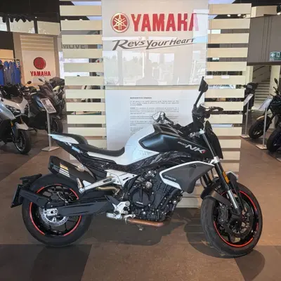 CFMOTO 800NK Advanced (2023 - 26) usata