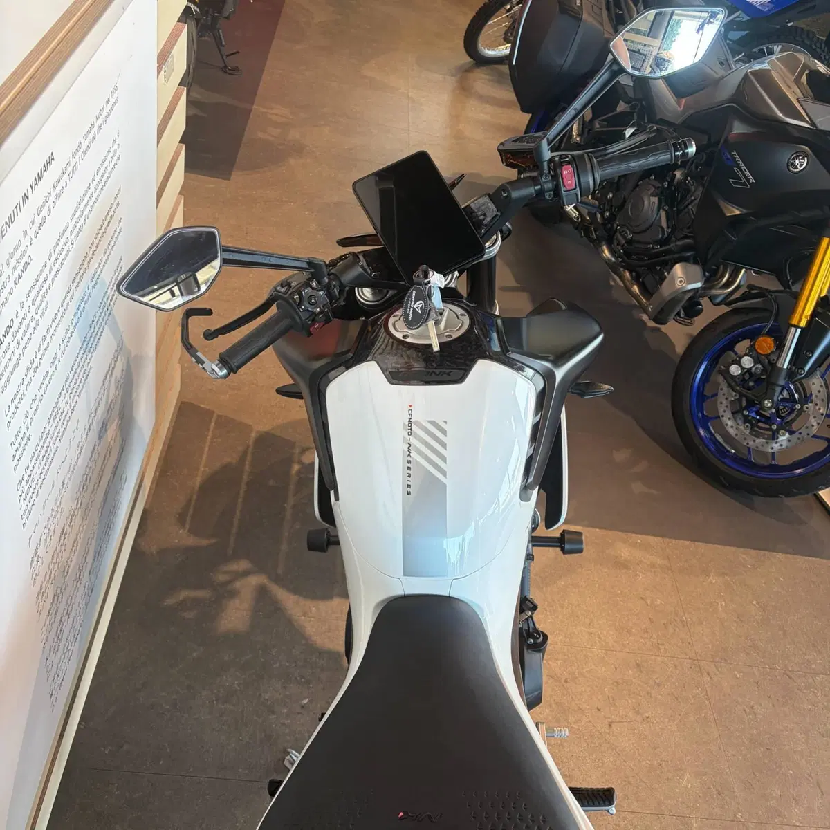 CFMOTO 800NK Advanced (2023 - 26) (3)