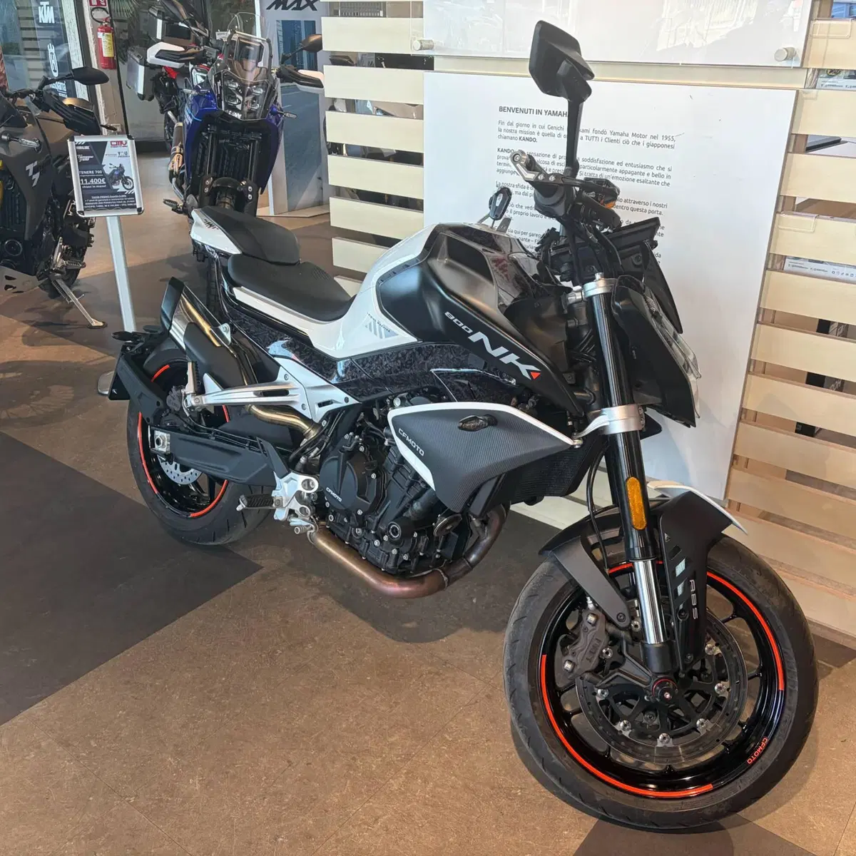 CFMOTO 800NK Advanced (2023 - 26) (6)