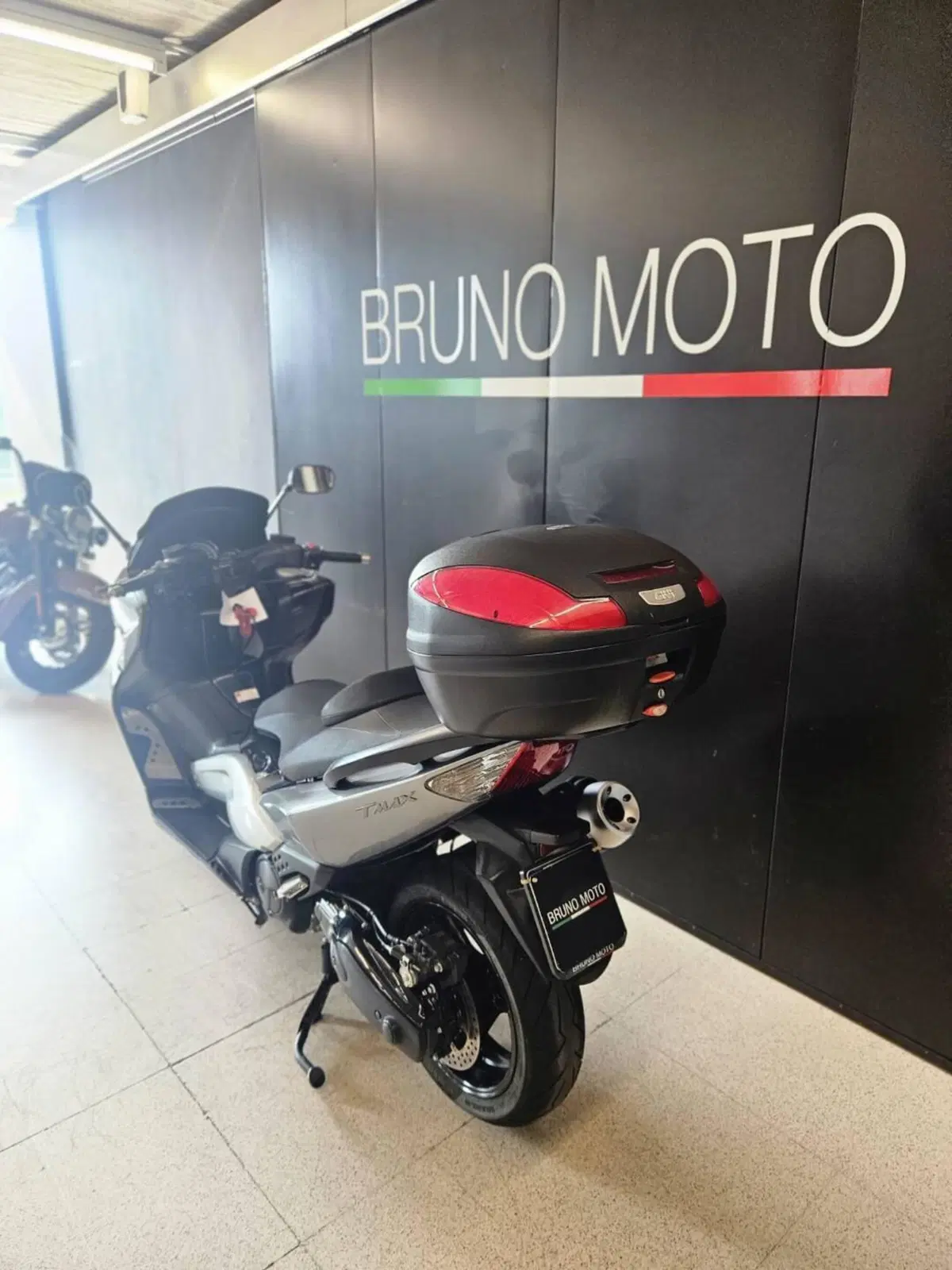 Yamaha T-Max 500 (2008 - 12) (2)