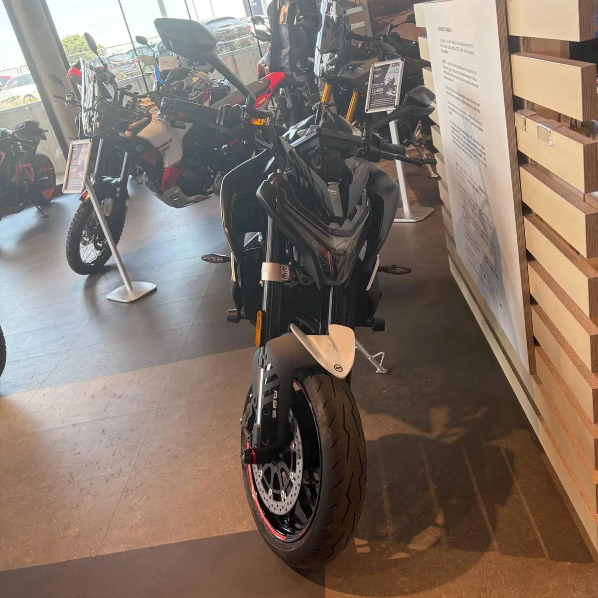 CFMOTO 800NK Advanced (2023 - 26) (7)