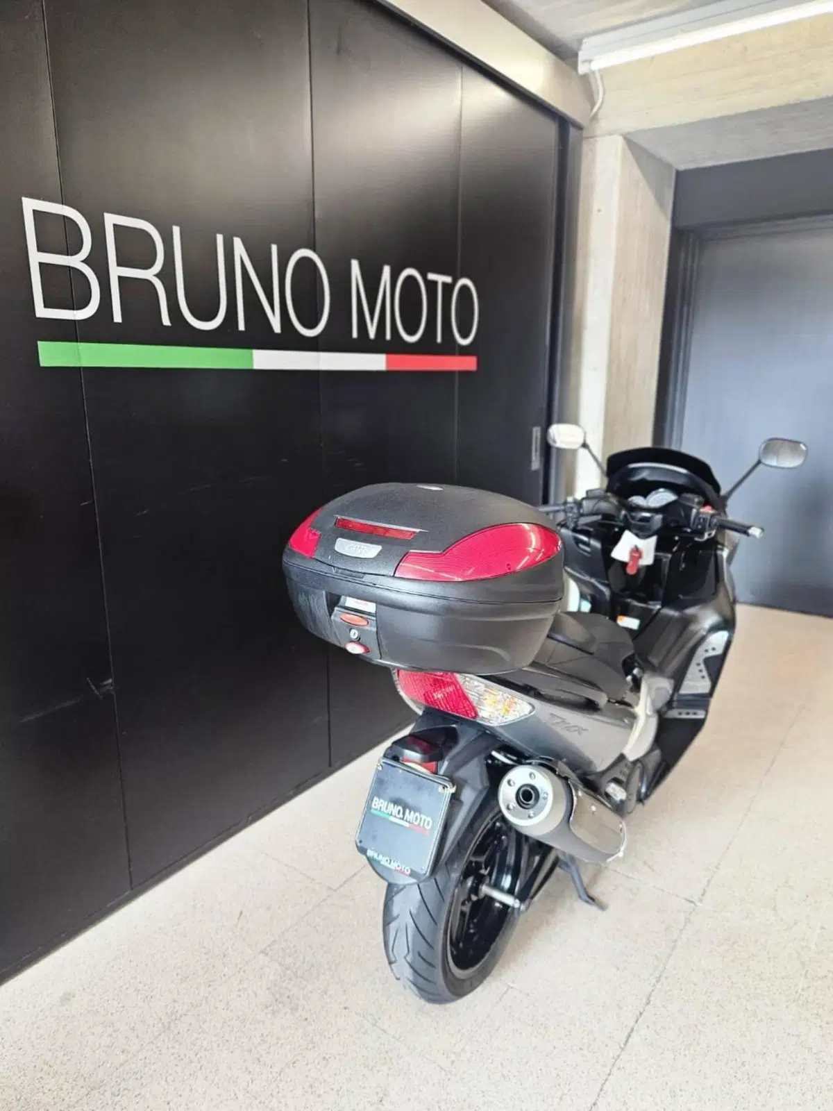 Yamaha T-Max 500 (2008 - 12) (4)