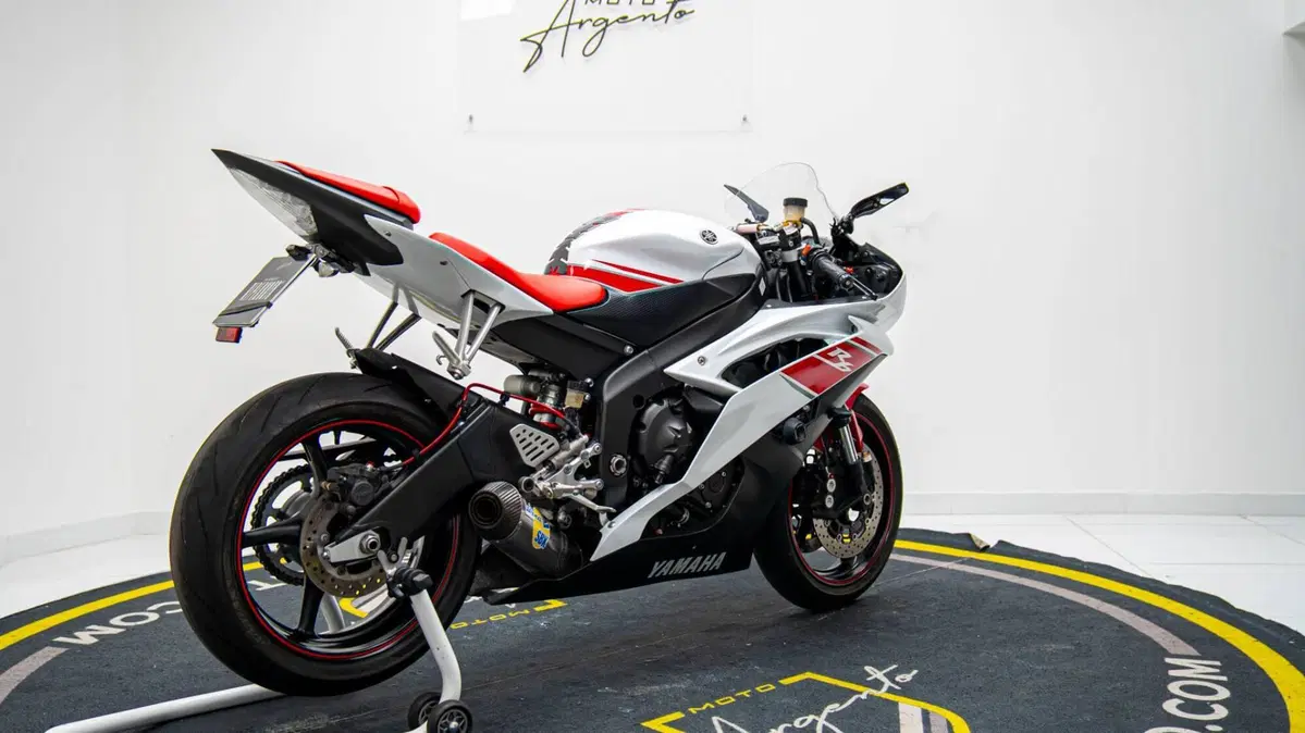 Yamaha YZF R6 (2008 - 09) (4)