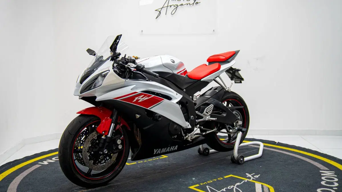 Yamaha YZF R6 (2008 - 09) (8)