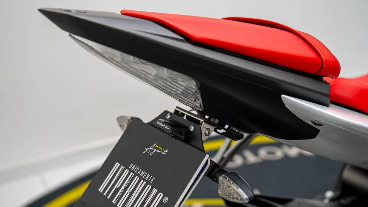 Yamaha YZF R6 (2008 - 09) (16)