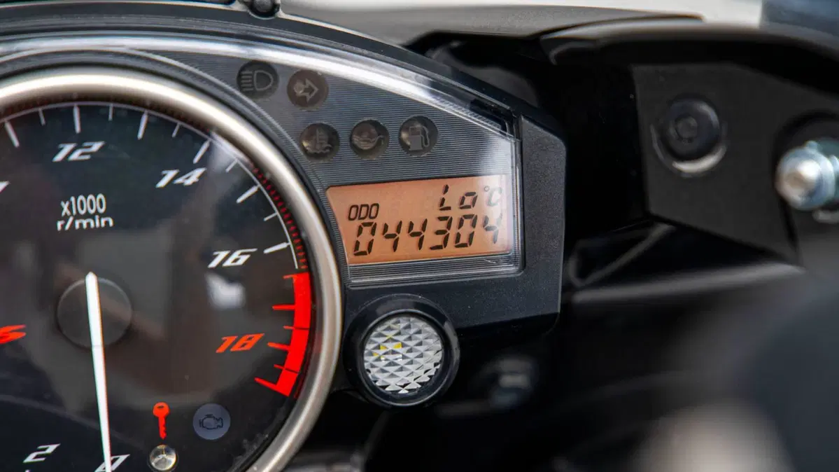 Yamaha YZF R6 (2008 - 09) (18)