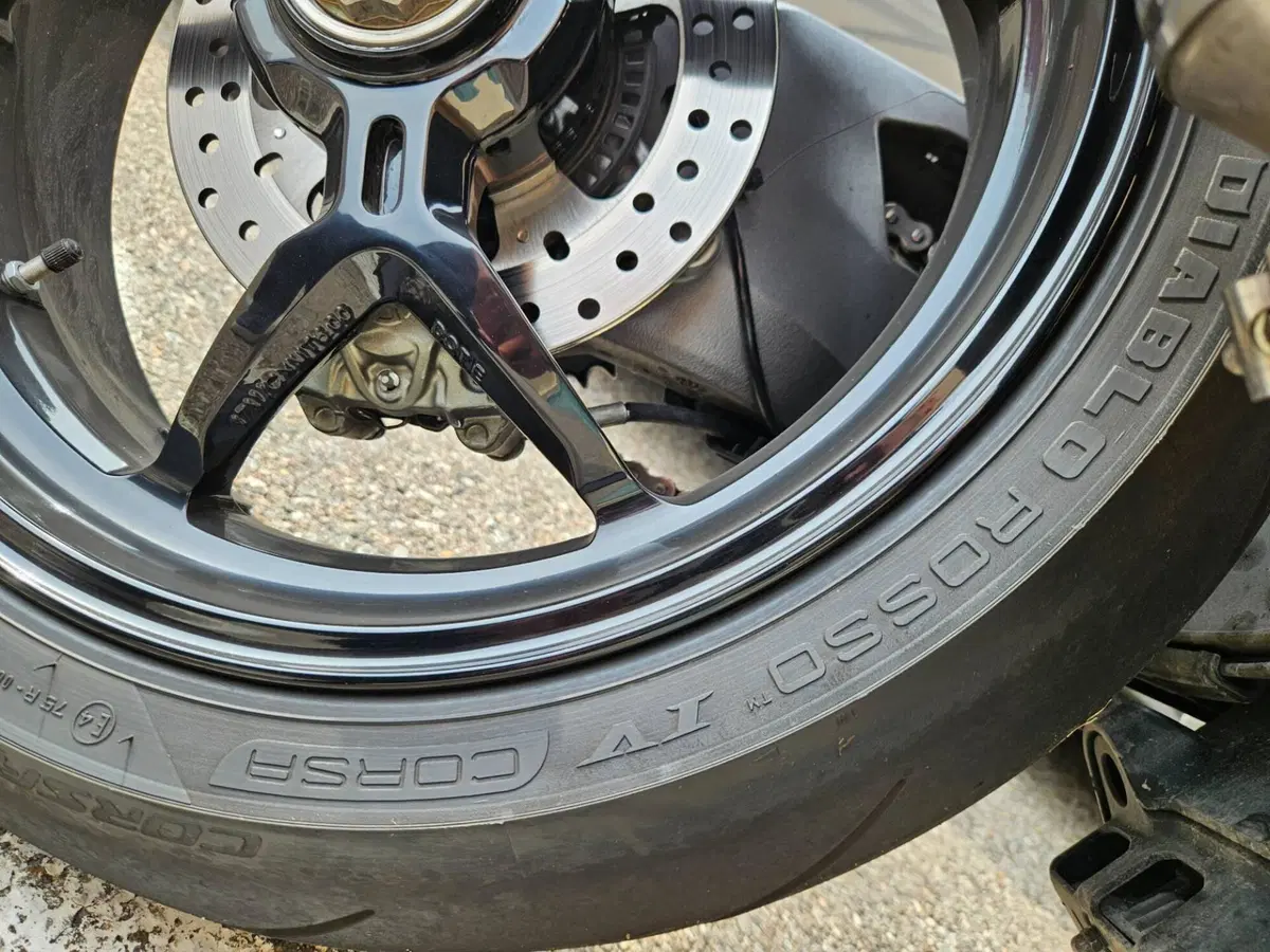 Ducati Monster 1200 S (2017 - 21) (6)