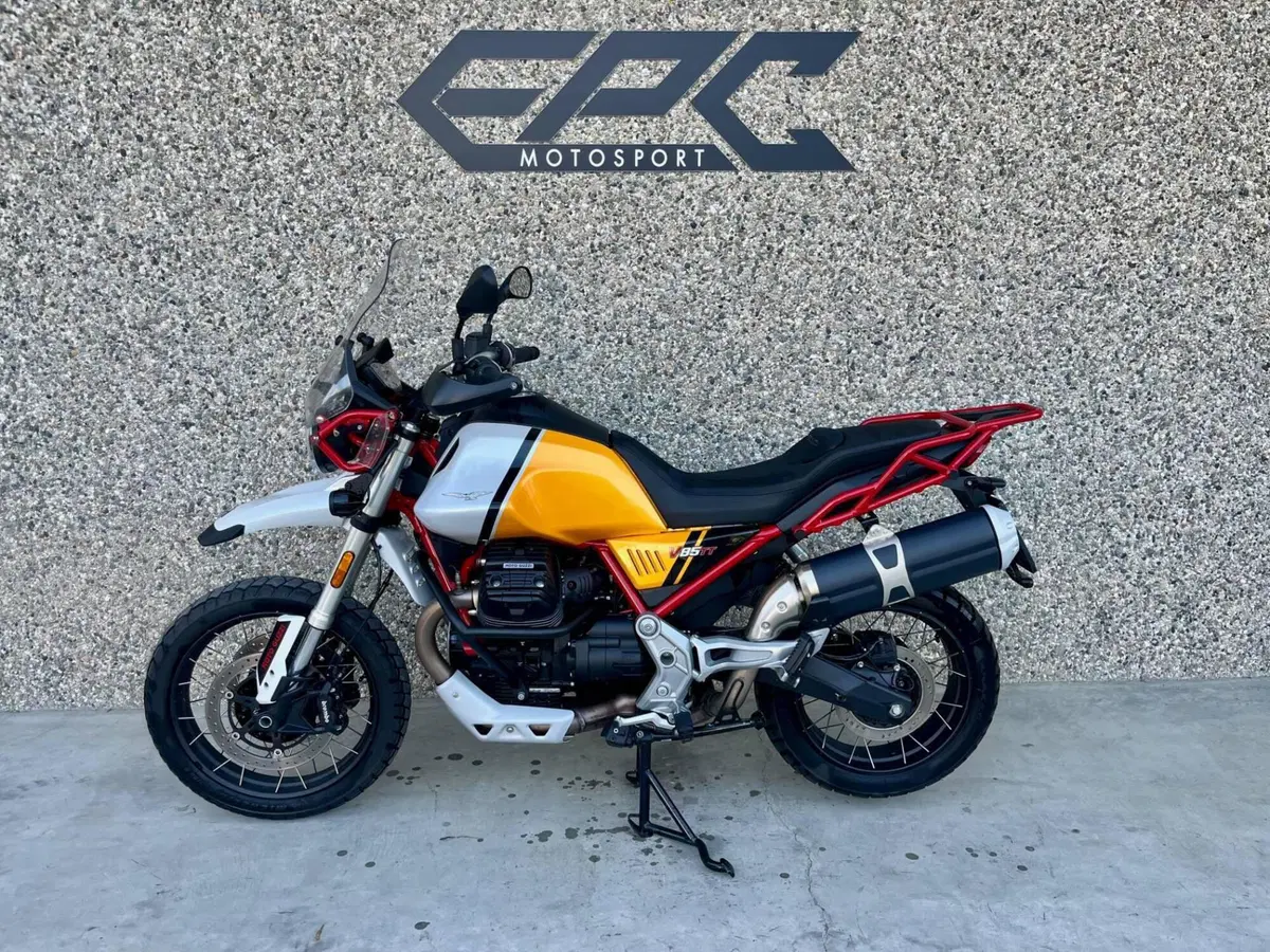 Moto Guzzi V85 TT (2021 - 23) (2)
