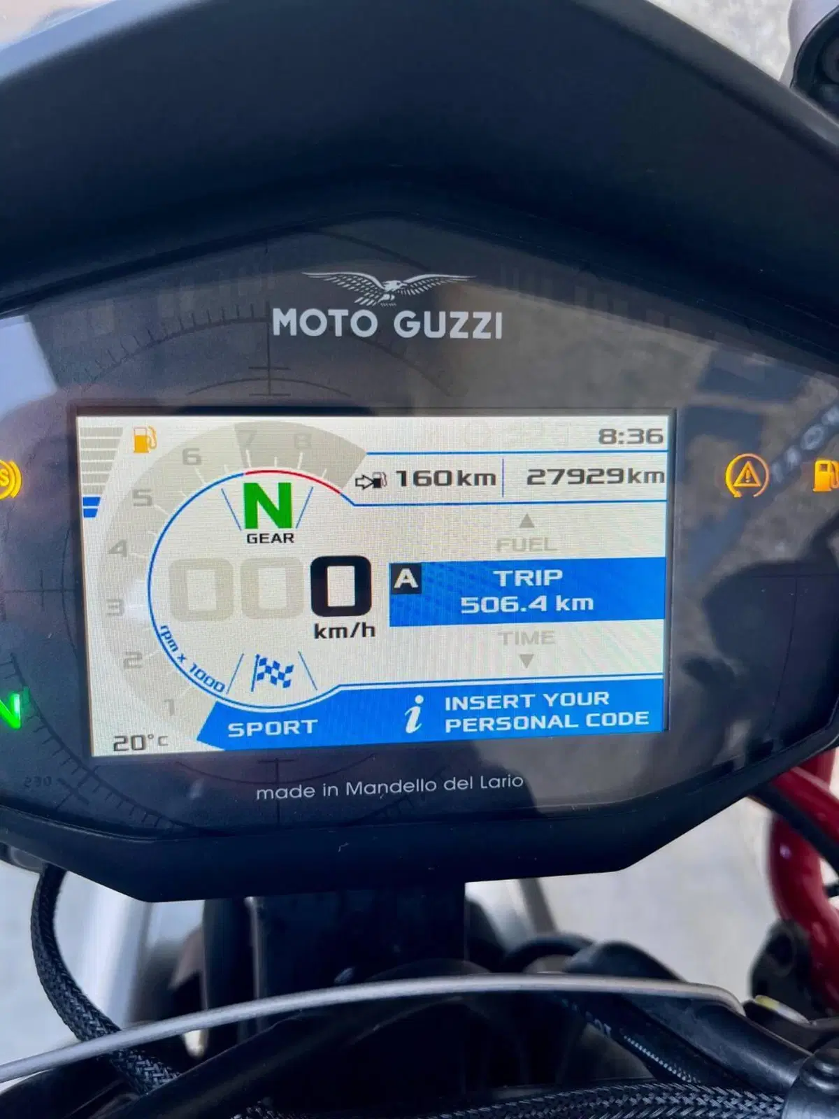Moto Guzzi V85 TT (2021 - 23) (9)