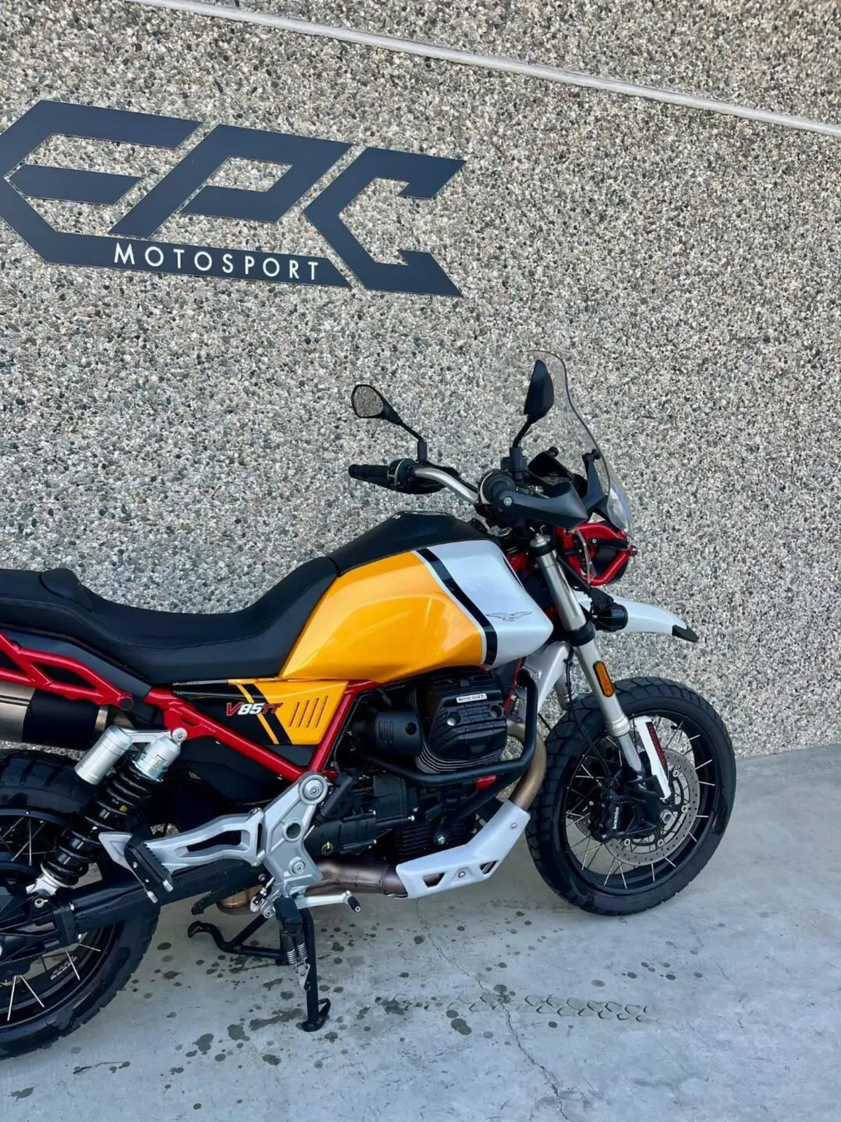 Moto Guzzi V85 TT (2021 - 23) (13)