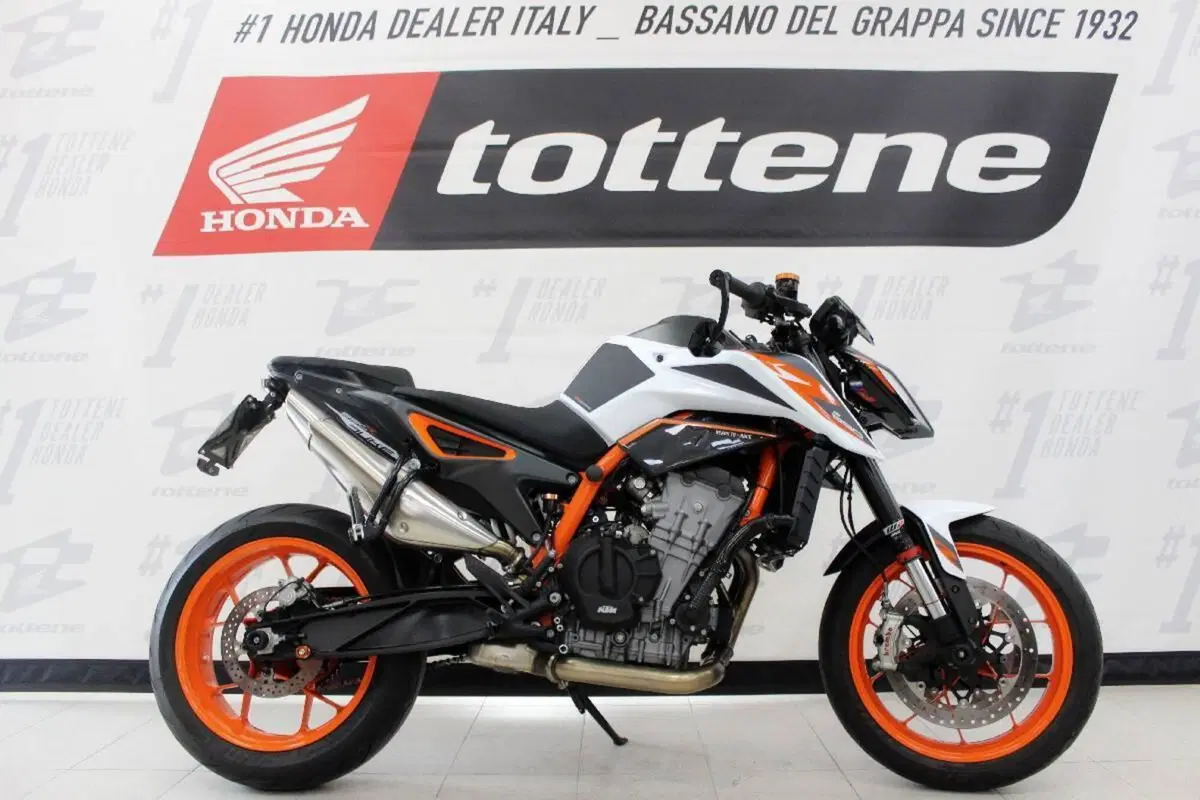 KTM 890 Duke R (2020)