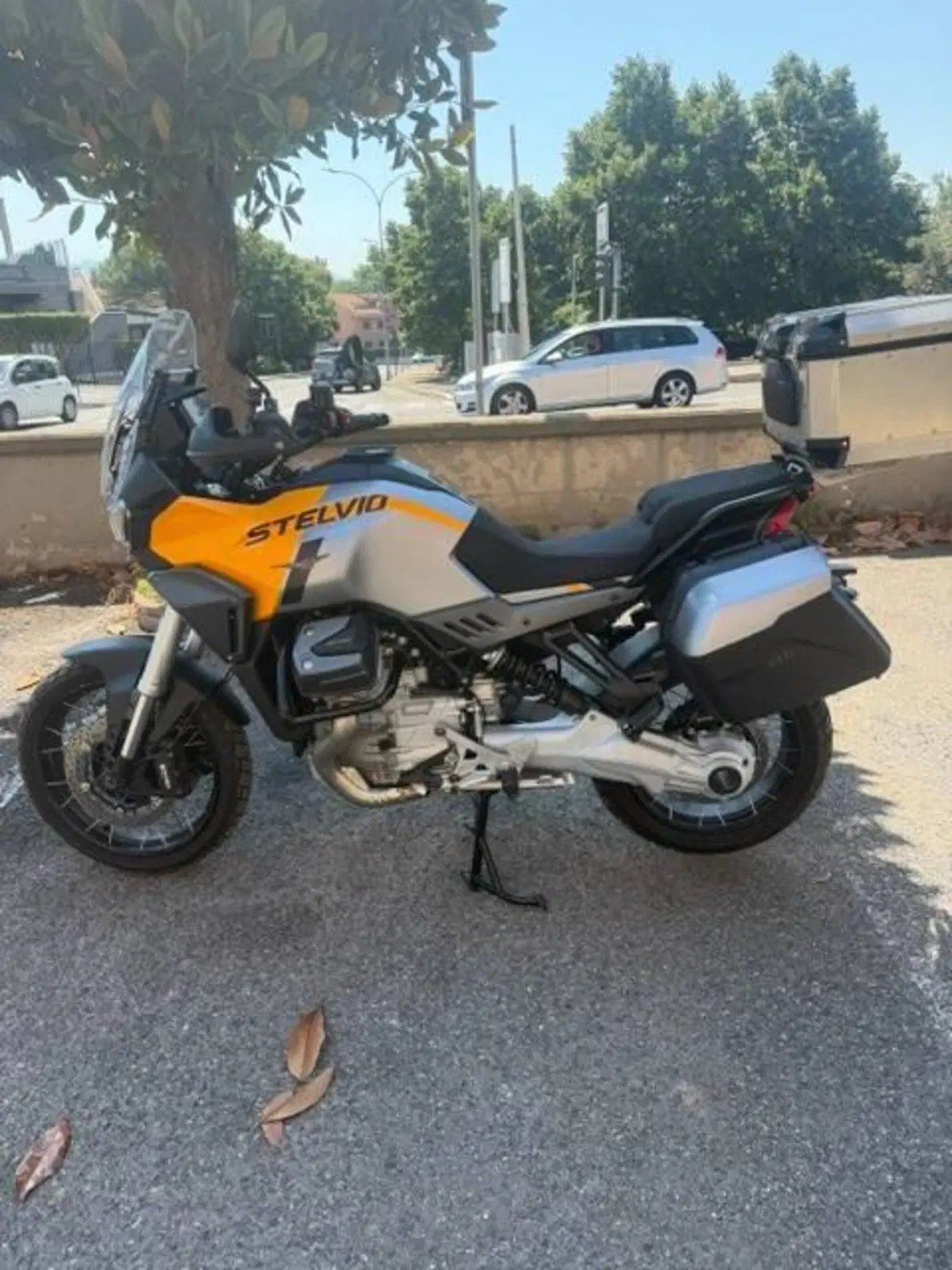 Moto Guzzi Stelvio (2024 - 26) (8)