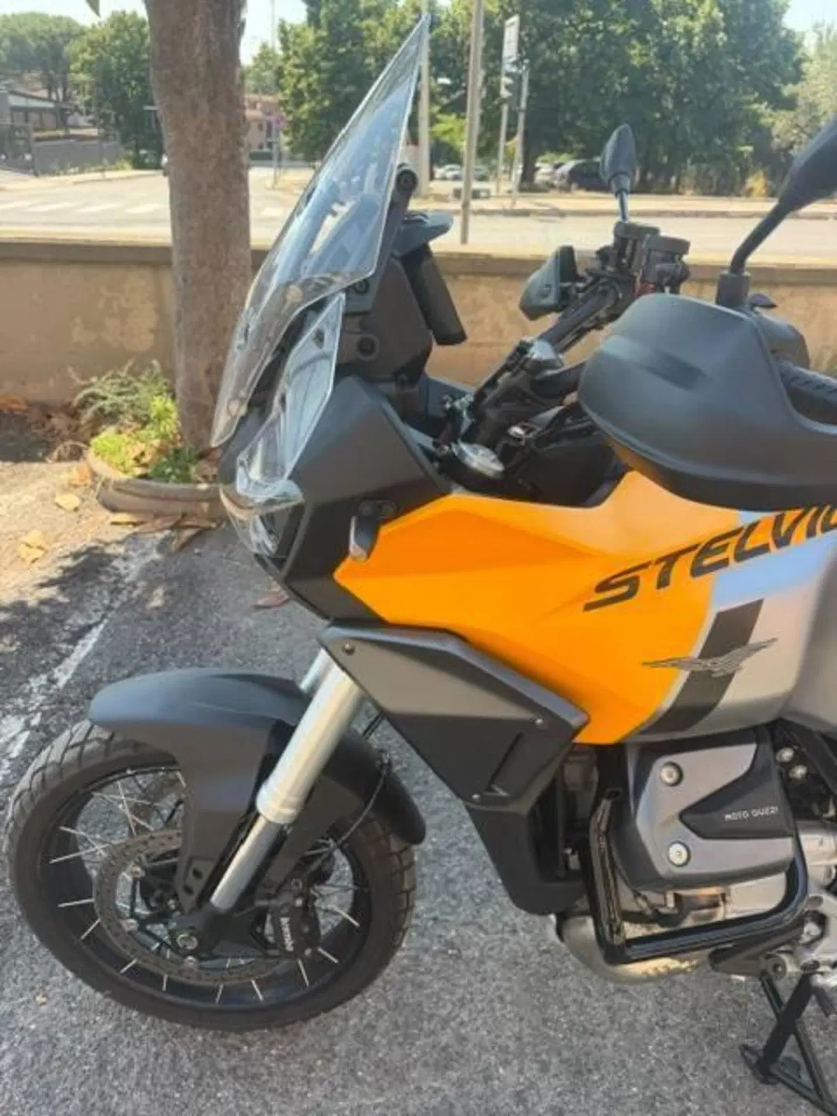 Moto Guzzi Stelvio (2024 - 26) (10)