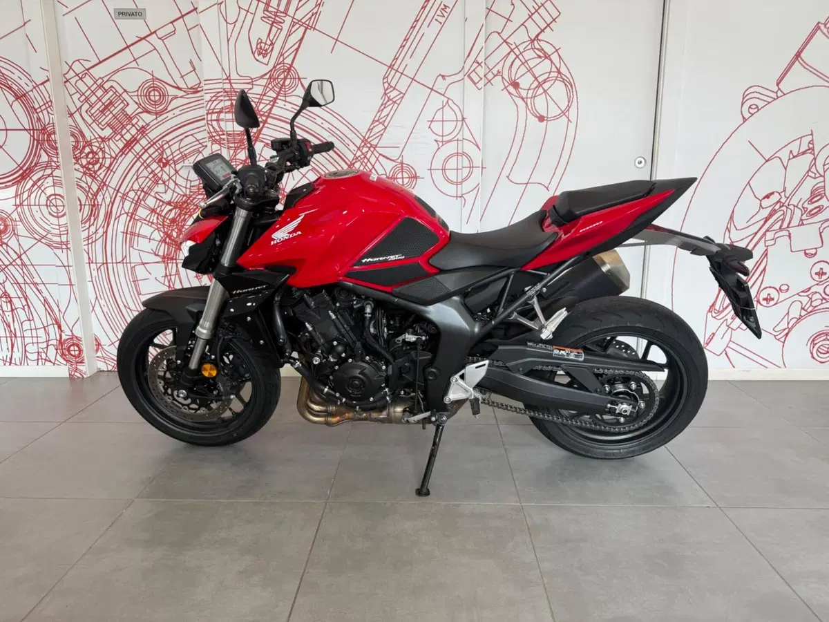 Honda CB 1000 Hornet (2025 - 26) (4)