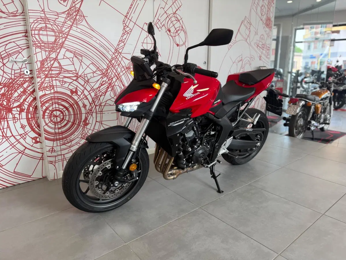 Honda CB 1000 Hornet (2025 - 26) (5)