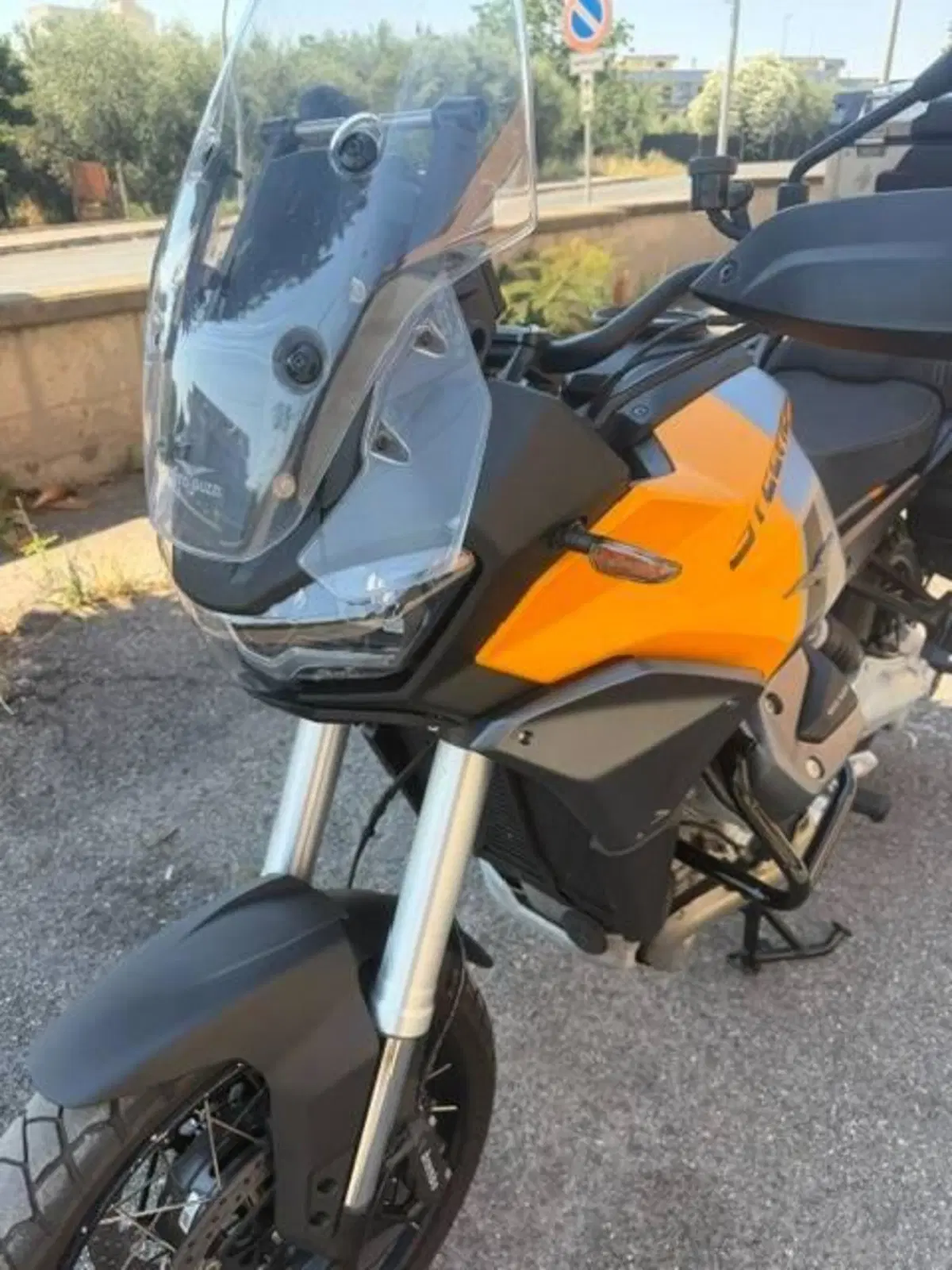 Moto Guzzi Stelvio (2024 - 26) (14)
