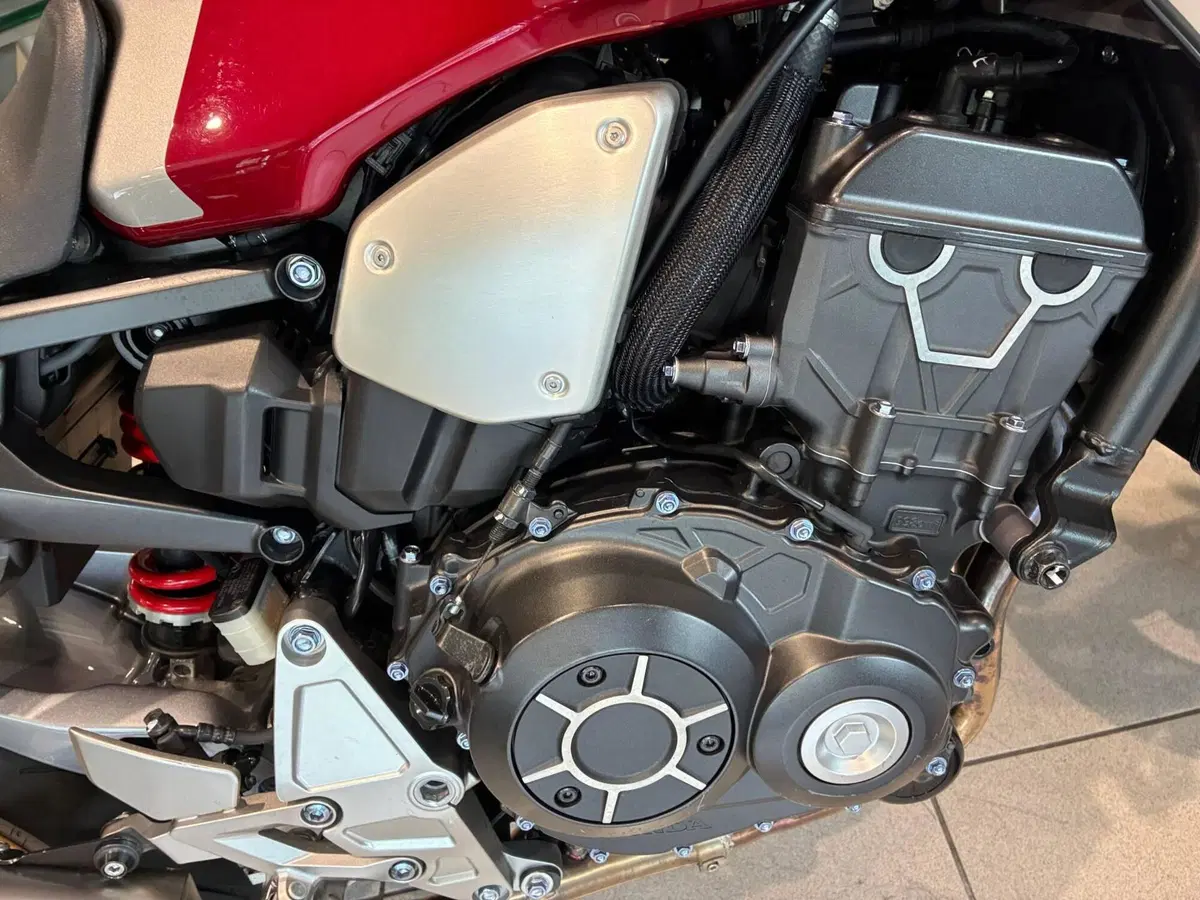 Honda CB 1000 R + Neo Sport Cafè (2019 - 20) (5)
