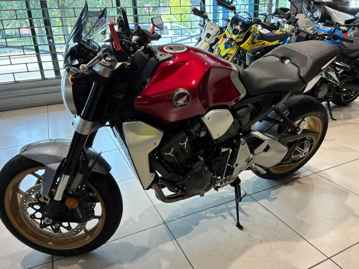 Honda CB 1000 R + Neo Sport Cafè (2019 - 20) (9)