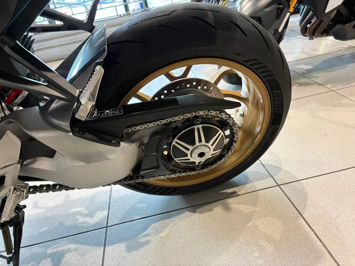 Honda CB 1000 R + Neo Sport Cafè (2019 - 20) (10)