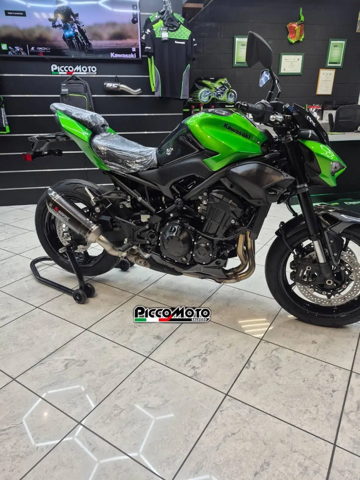 Kawasaki Z 900 (2025 - 26) (6)